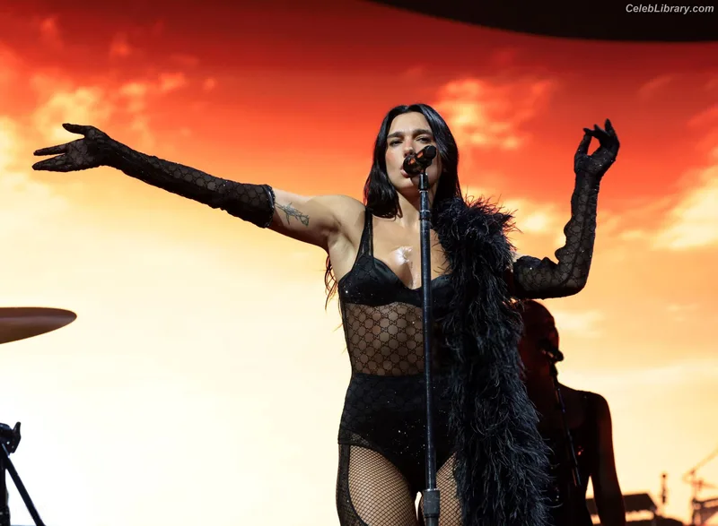 Dua Lipa photo 24 of 7804
