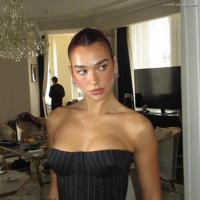 Dua Lipa photo 8 of 7804