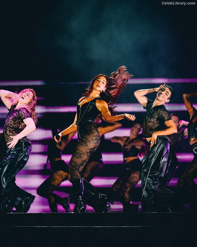 Dua Lipa photo 12 of 7804
