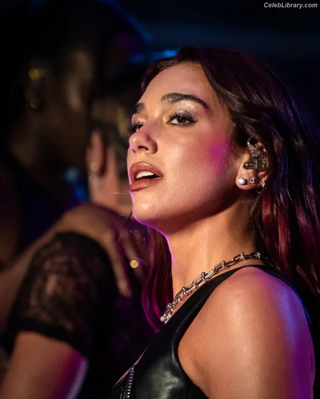 Dua Lipa photo 20 of 7804