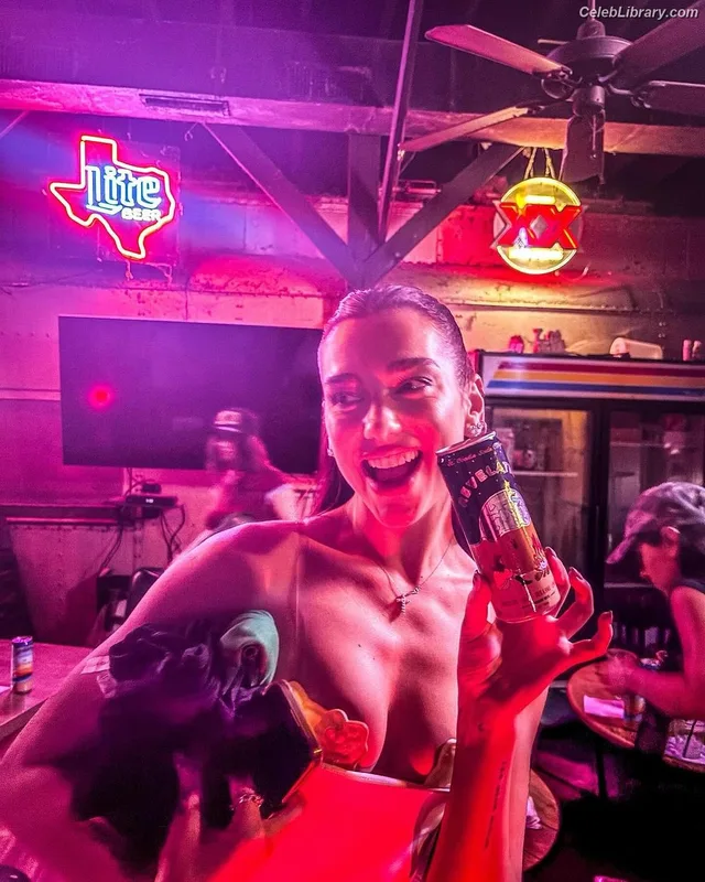 Dua Lipa photo 7 of 7804