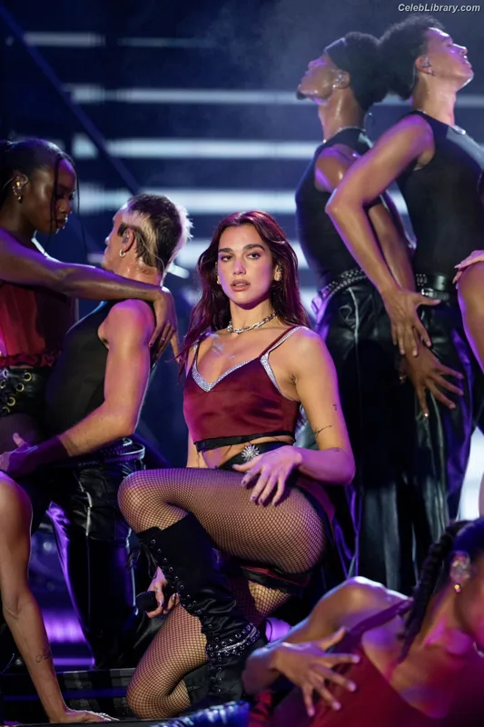 Dua Lipa photo 8 of 7804