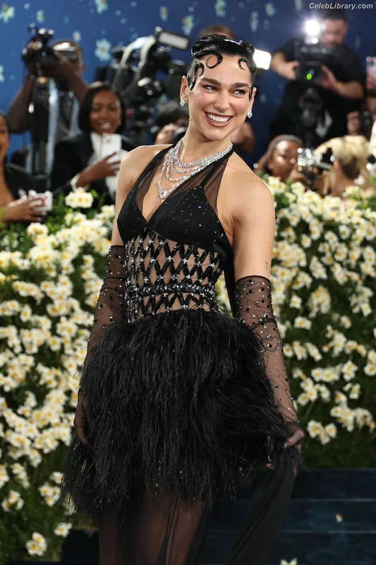 Dua Lipa photo 11 of 7804