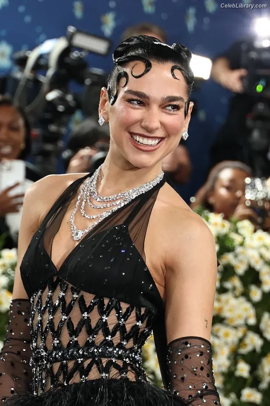 Dua Lipa photo 15 of 7804
