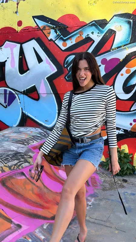 Dua Lipa photo 19 of 7804