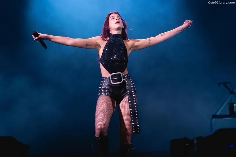 Dua Lipa photo 23 of 7804