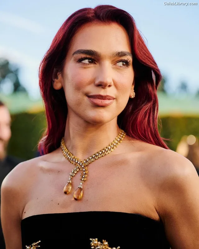 Dua Lipa photo 16 of 7804
