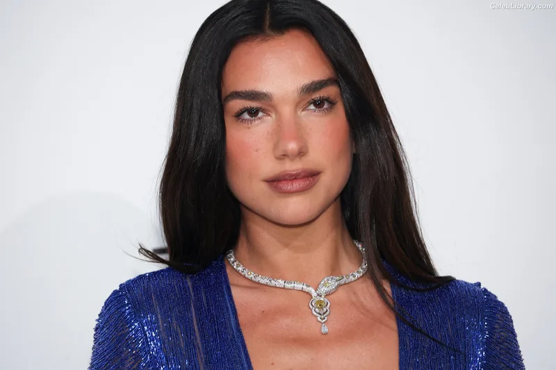 Dua Lipa photo 17 of 7804