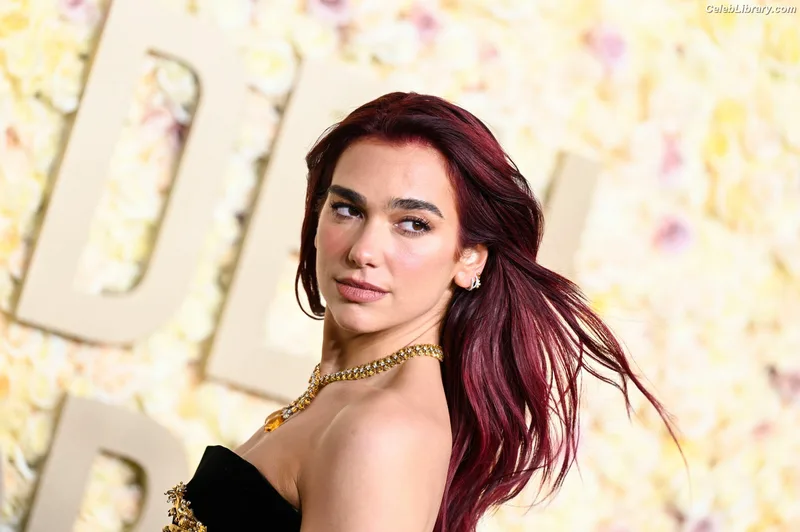 Dua Lipa photo 9 of 7804