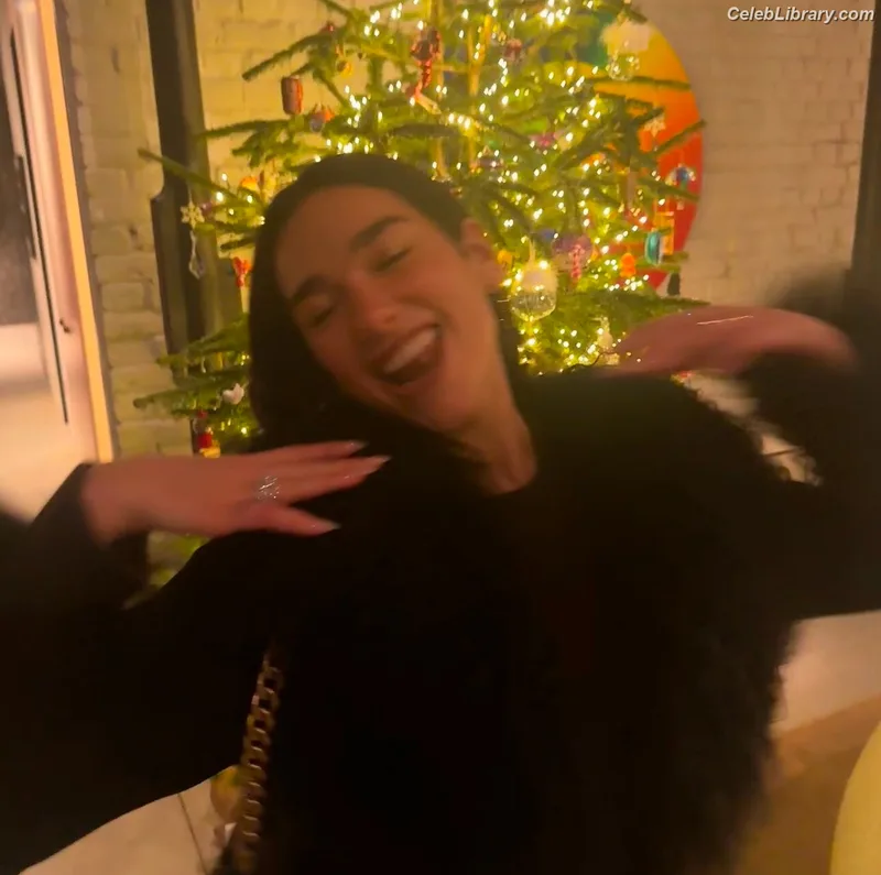 Dua Lipa photo 21 of 7804