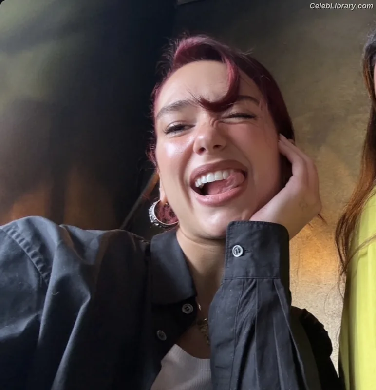 Dua Lipa photo 4 of 7804