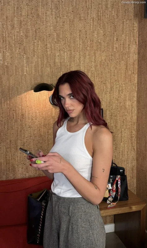 Dua Lipa photo 6 of 7804