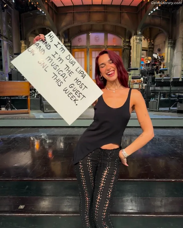 Dua Lipa photo 10 of 7804