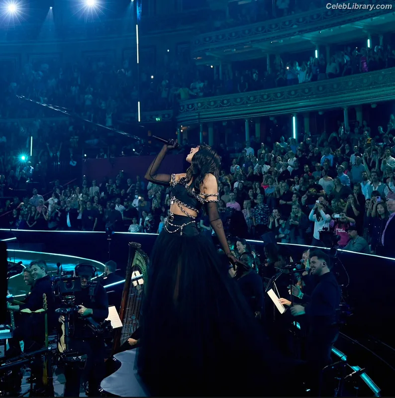 Dua Lipa photo 15 of 7804