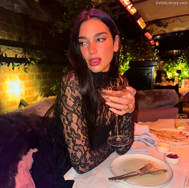 Dua Lipa photo 22 of 7804