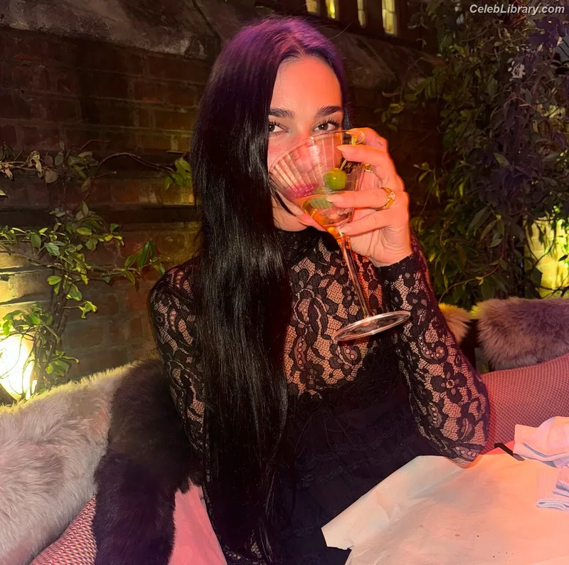 Dua Lipa photo 23 of 7804