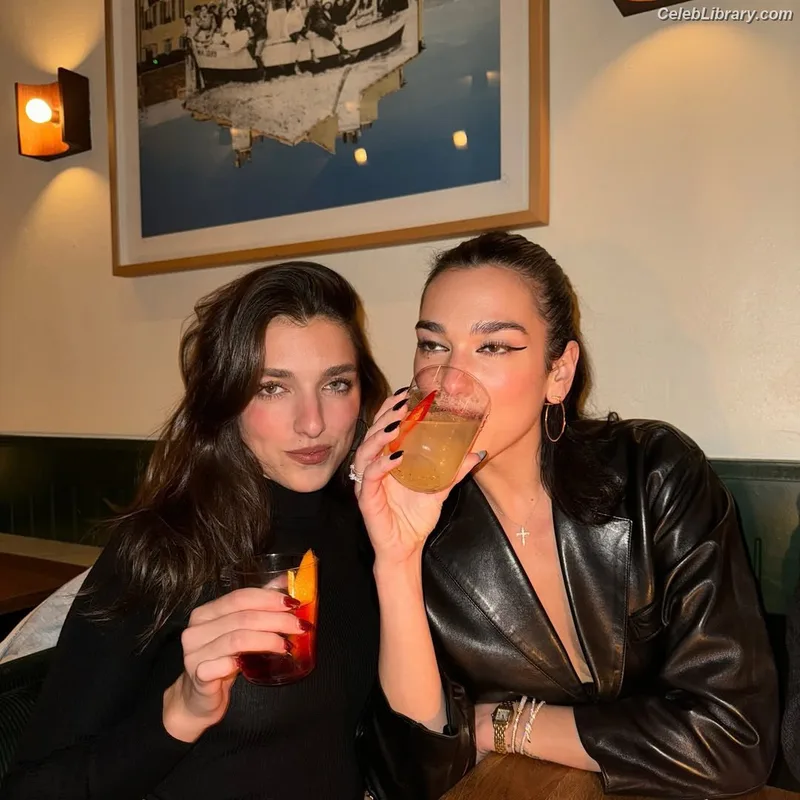 Dua Lipa photo 5 of 7804