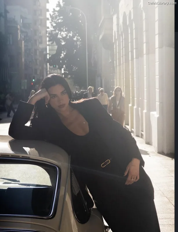 Dua Lipa photo 20 of 7804