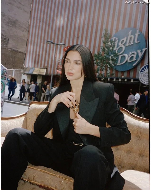 Dua Lipa photo 23 of 7804
