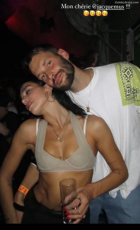 Dua Lipa photo 2 of 7804