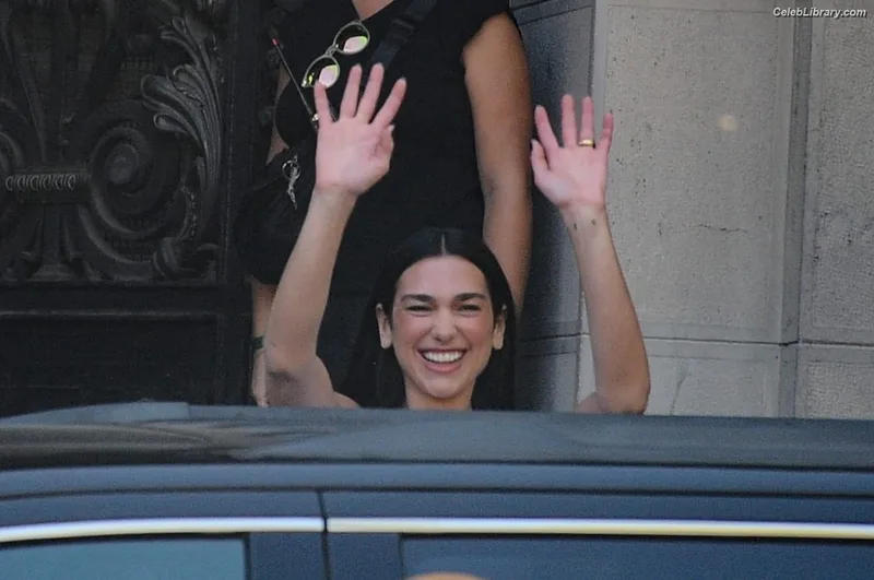 Dua Lipa photo 22 of 7804