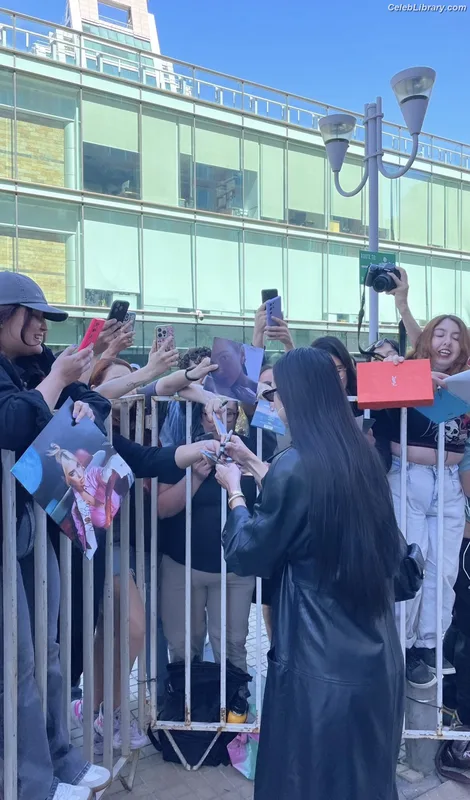 Dua Lipa photo 8 of 7804