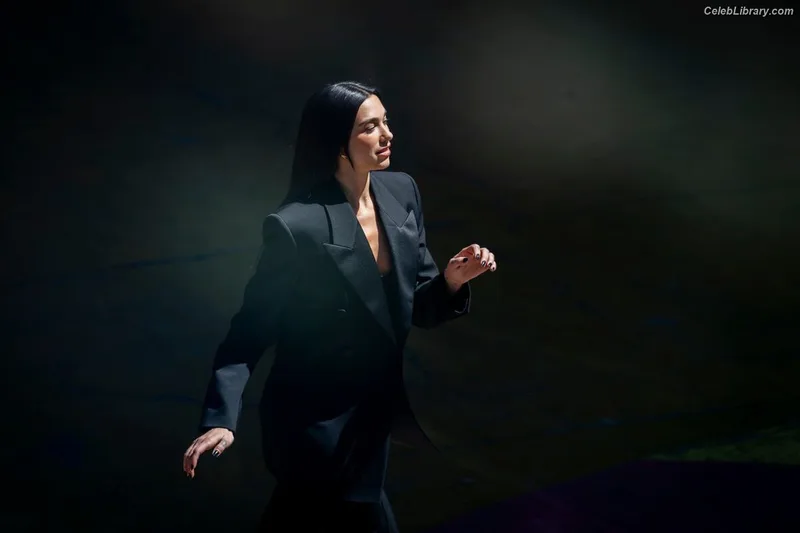 Dua Lipa photo 15 of 7804