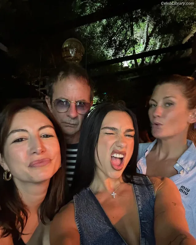 Dua Lipa photo 18 of 7804