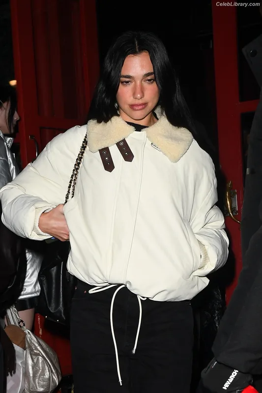 Dua Lipa photo 19 of 7804