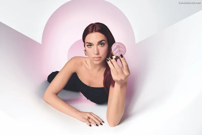 Dua Lipa photo 3 of 7804