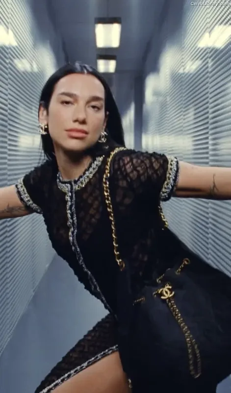 Dua Lipa photo 21 of 7804