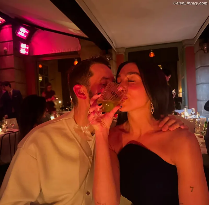 Dua Lipa photo 4 of 7804