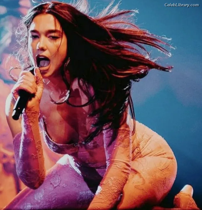 Dua Lipa photo 10 of 7804
