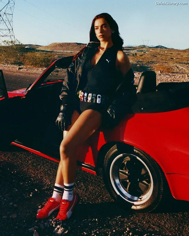 Dua Lipa photo 5 of 7804