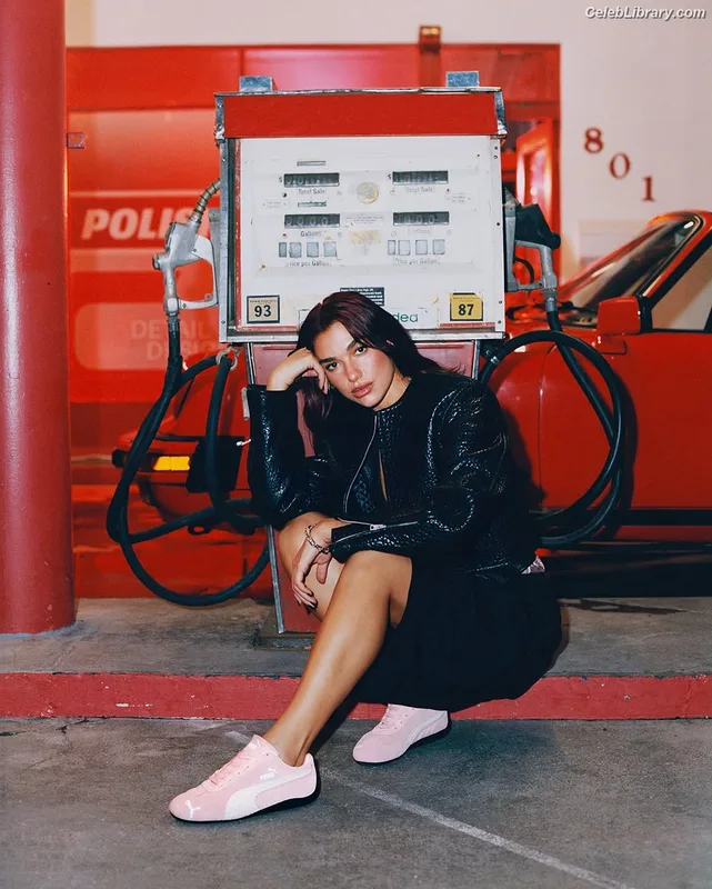 Dua Lipa photo 8 of 7804