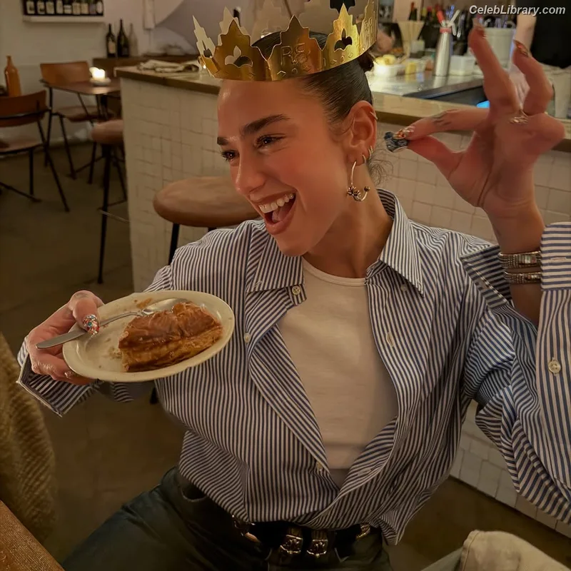 Dua Lipa photo 22 of 7804