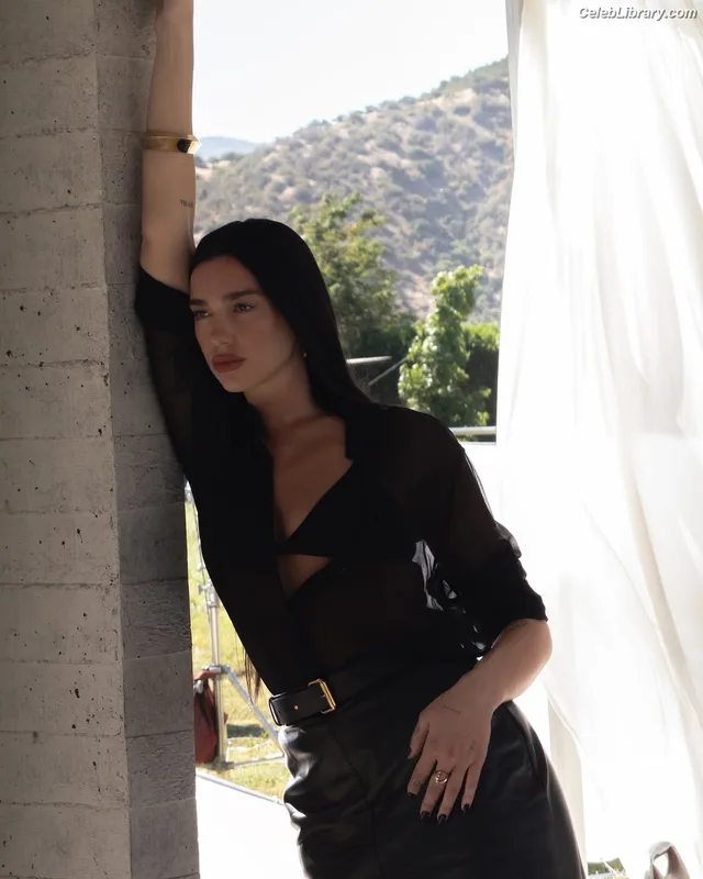 Dua Lipa photo 4 of 7804