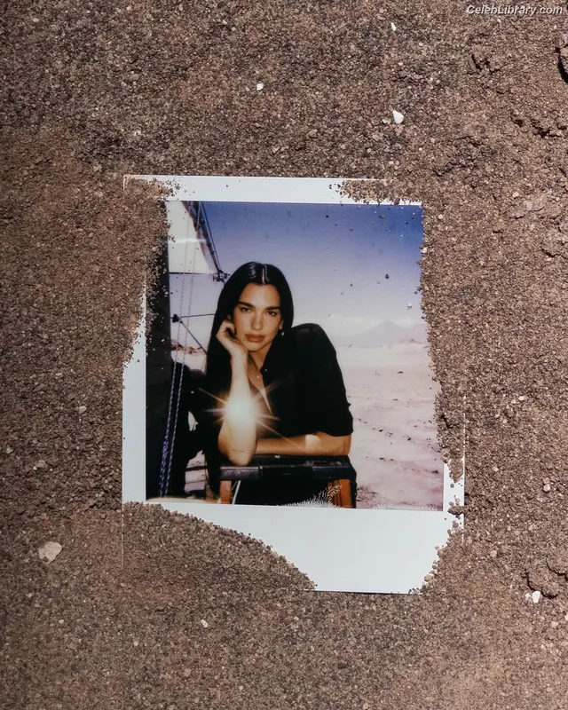 Dua Lipa photo 7 of 7804