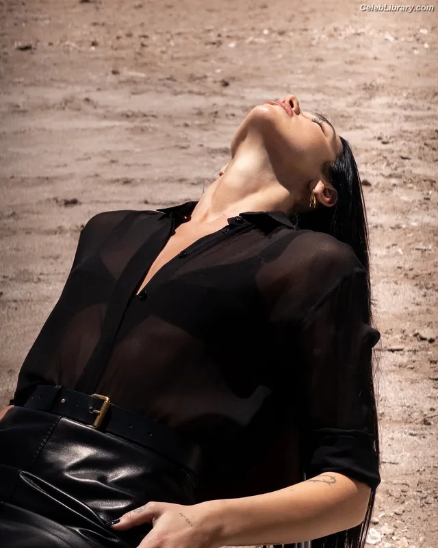 Dua Lipa photo 8 of 7804