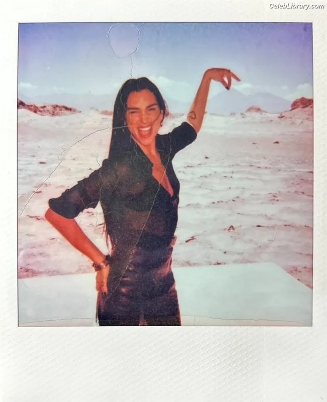 Dua Lipa photo 12 of 7804