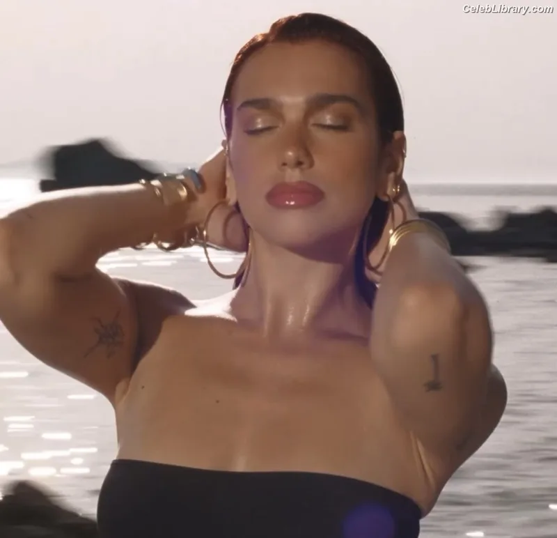 Dua Lipa photo 16 of 7804