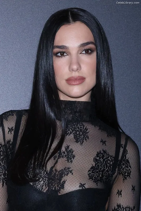 Dua Lipa photo 9 of 7804