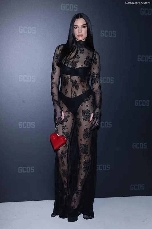 Dua Lipa photo 13 of 7804