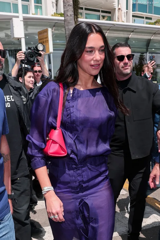 Dua Lipa photo 6 of 7804