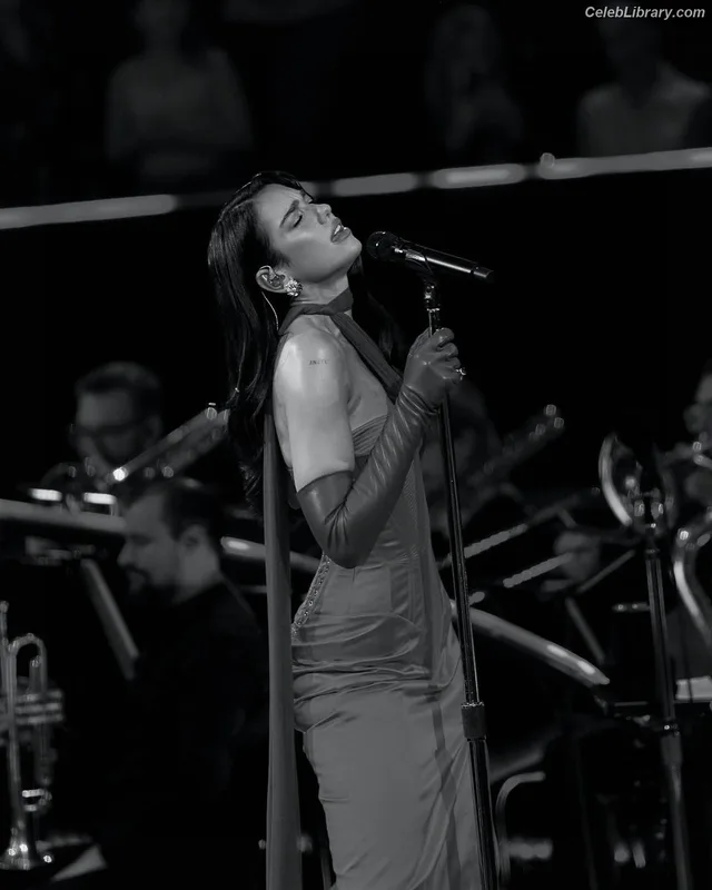 Dua Lipa photo 9 of 7804
