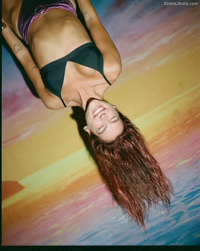 Dua Lipa photo 21 of 7804