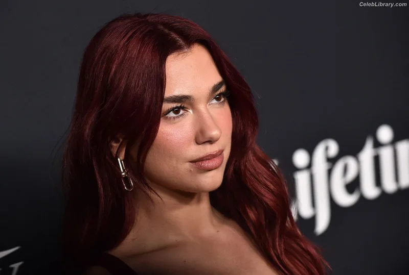 Dua Lipa photo 8 of 7804