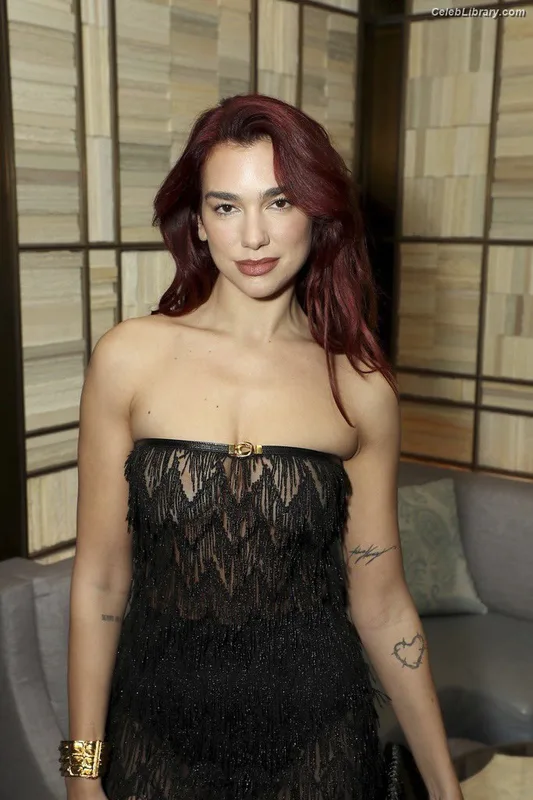 Dua Lipa photo 21 of 7804