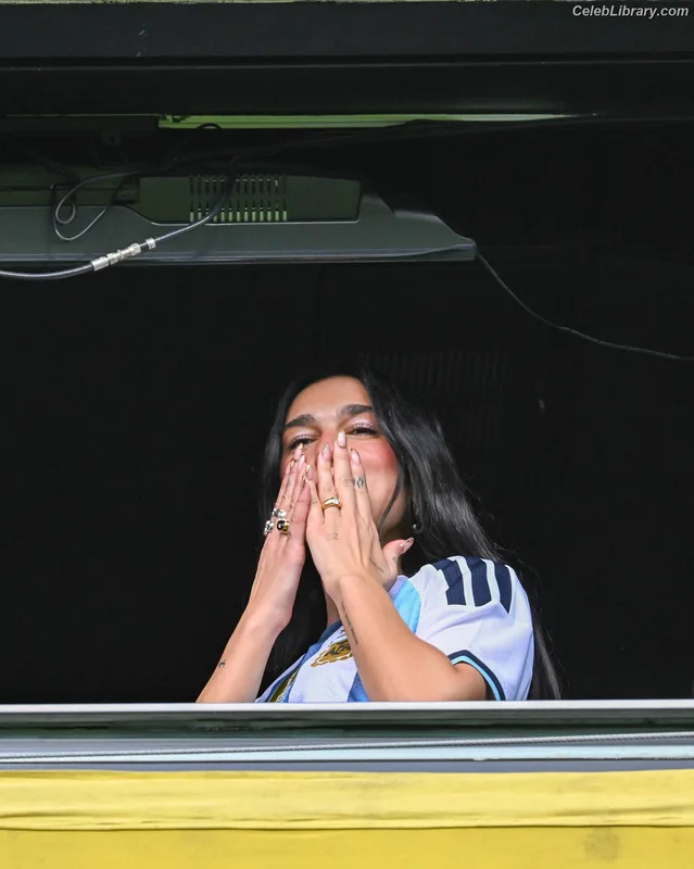 Dua Lipa photo 23 of 7804