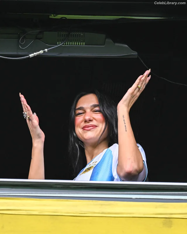 Dua Lipa photo 24 of 7804